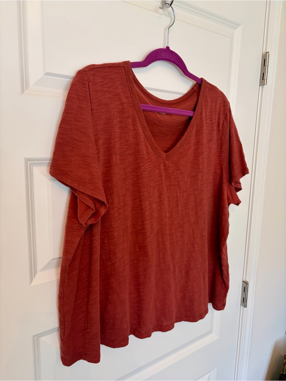 Old Navy V-Neck Short Sleeve Tee in Rust - Picture 2 of 5